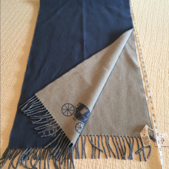 NWT Coach horse & carriage double face oversized muffler light grey/periwinkle - Picture 8 of 10